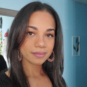 Meet your Posher, Moraima